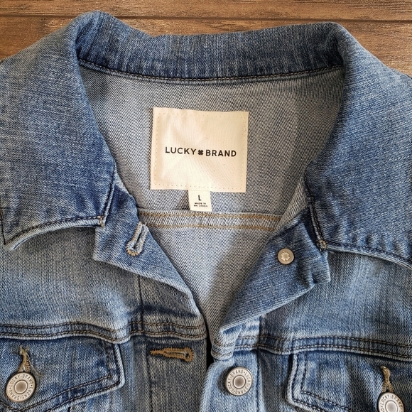 NWT Lucky Brand Fray Hem Denim Jacket Size Large - Picture 3 of 8